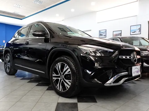 Mercedes GLA 200 d Progressive Advanced auto - Immagine 3