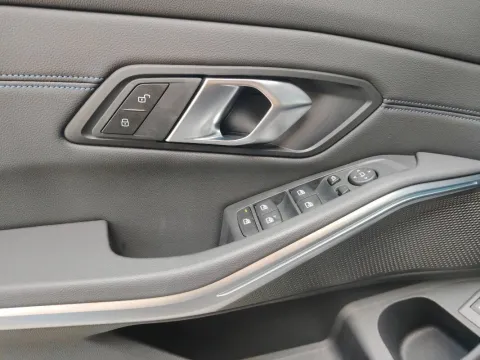 BMW 320d Touring mhev 48V xdrive auto - Immagine 12