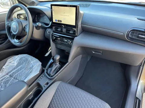 Toyota Yaris Cross 1.5h Trend awd-i 130cv e-cvt - Immagine 17