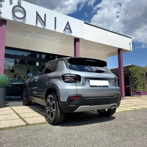 Jeep Avenger 1.2 turbo e-hybrid mhev Summit fwd 110cv edct6 - Immagine 4