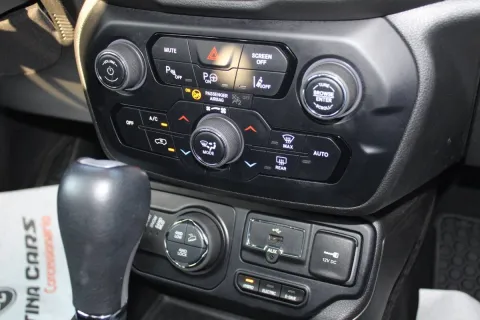 Jeep Renegade 1.3 t4 phev Limited 4xe at6 - Immagine 16