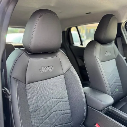 Jeep Avenger 1.2 turbo e-hybrid mhev Summit fwd 110cv edct6 - Immagine 16