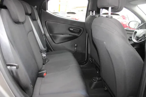 Volkswagen Polo 5p 1.4 tdi Comfortline 75cv - Immagine 9