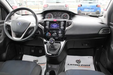 Volkswagen Polo 5p 1.4 tdi Comfortline 75cv - Immagine 11