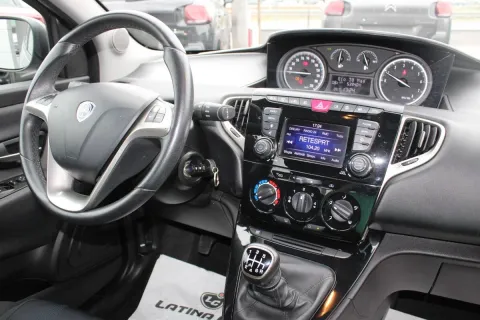 Volkswagen Polo 5p 1.4 tdi Comfortline 75cv - Immagine 15