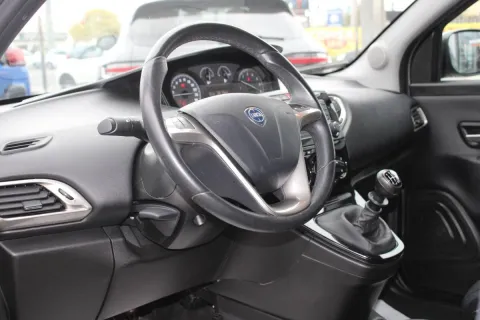 Volkswagen Polo 5p 1.4 tdi Comfortline 75cv - Immagine 19