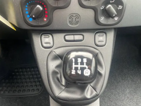 Fiat Panda 1.2 City Cross s&s 69cv - Immagine 17