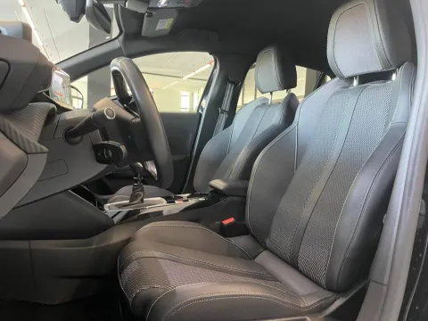 Peugeot 208 1.2 puretech GT s&s 100cv - Immagine 16