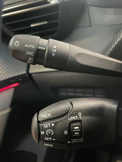 Peugeot 208 1.2 puretech GT s&s 100cv - Immagine 19