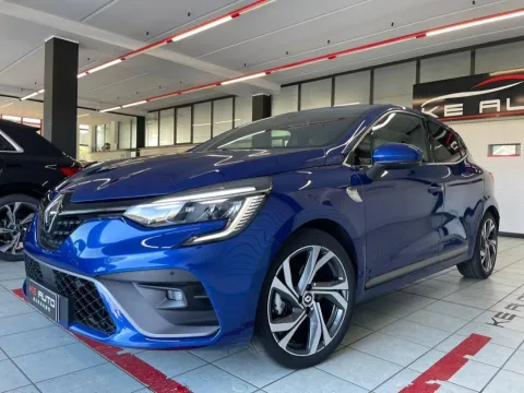 Renault Clio 1.6 E-Tech hybrid R.S. Line 140cv auto - Immagine 1