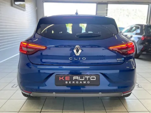 Renault Clio 1.6 E-Tech hybrid R.S. Line 140cv auto - Immagine 5