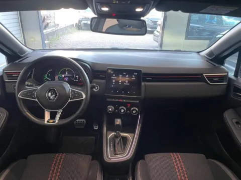 Renault Clio 1.6 E-Tech hybrid R.S. Line 140cv auto - Immagine 17