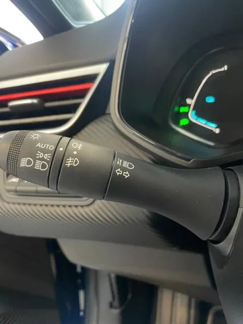 Renault Clio 1.6 E-Tech hybrid R.S. Line 140cv auto - Immagine 19