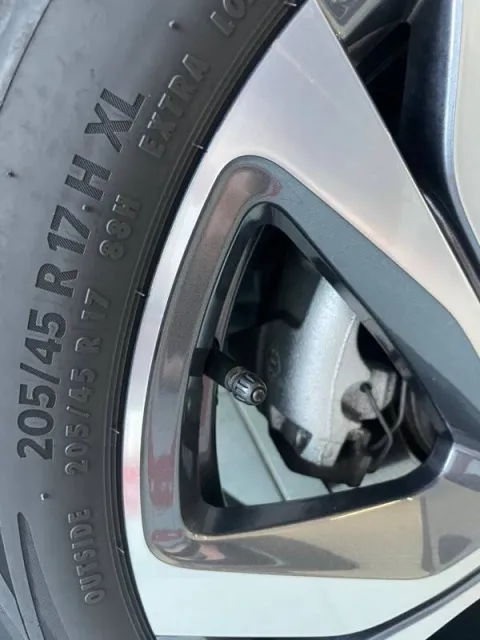 Renault Clio 1.6 E-Tech hybrid R.S. Line 140cv auto - Immagine 29