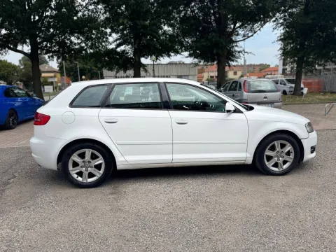 Audi A3 Sportback 1.6 tdi Ambition - Immagine 4