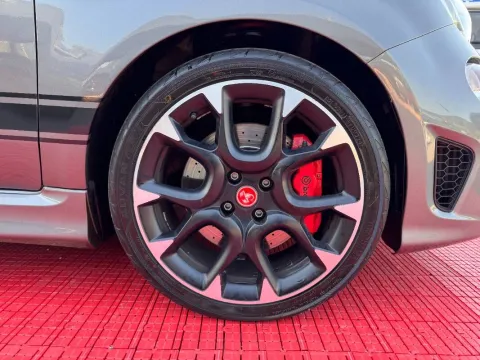 Abarth 695 1.4 t-jet 70th 180cv - Immagine 8