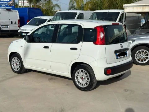 Fiat Panda 1.3 mjt 16v Easy s&s 95cv - Immagine 3
