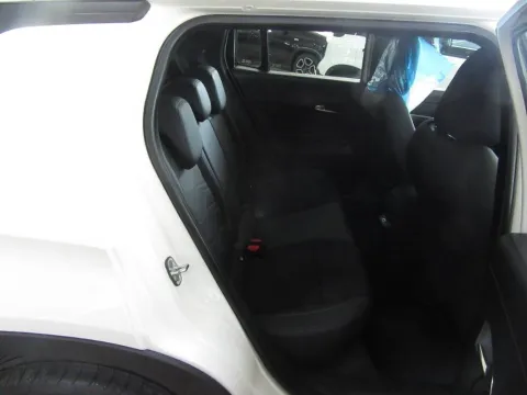 Jeep Avenger 1.2 turbo Altitude fwd 100cv - Immagine 10