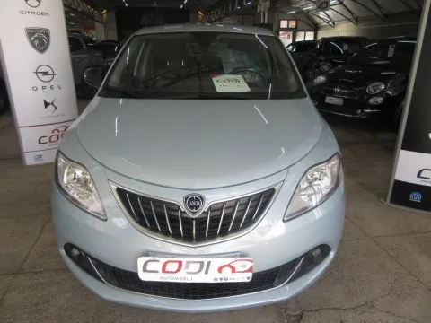 Lancia Ypsilon 1.0 firefly hybrid Gold Plus s&s 70cv - Immagine 3