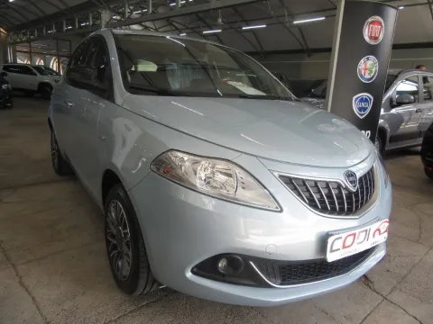 Lancia Ypsilon 1.0 firefly hybrid Gold Plus s&s 70cv - Immagine 4