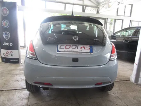Lancia Ypsilon 1.0 firefly hybrid Gold Plus s&s 70cv - Immagine 6