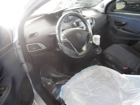 Lancia Ypsilon 1.0 firefly hybrid Gold Plus s&s 70cv - Immagine 8