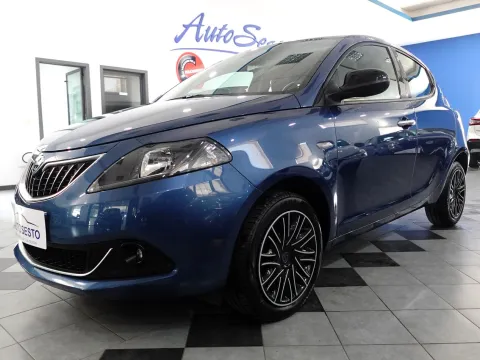 Lancia Ypsilon 1.0 firefly hybrid Gold s&s 70cv 5p.ti - Immagine 2