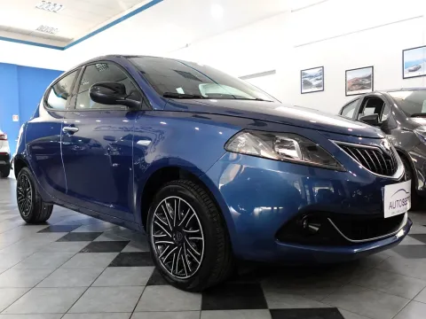Lancia Ypsilon 1.0 firefly hybrid Gold s&s 70cv 5p.ti - Immagine 3