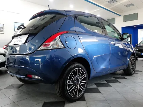 Lancia Ypsilon 1.0 firefly hybrid Gold s&s 70cv 5p.ti - Immagine 4