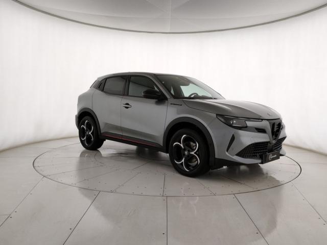 Alfa Romeo Junior 1.2 ibrida Speciale 145cv edct6 - Immagine 1