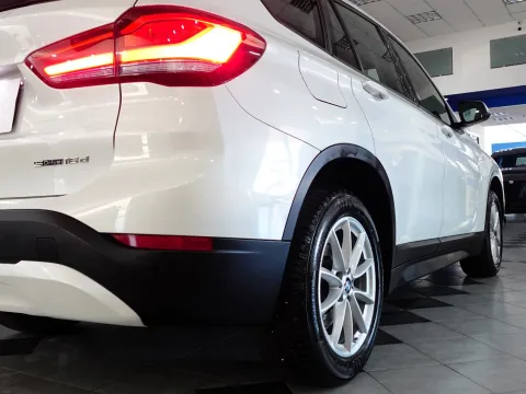 BMW X1 sdrive16d Business Advantage auto - Immagine 9