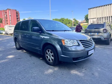 Chrysler Grand Voyager 2.8 crd Limited auto dpf - Immagine 3