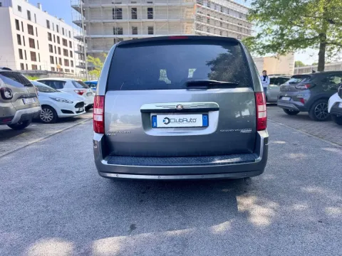 Chrysler Grand Voyager 2.8 crd Limited auto dpf - Immagine 6