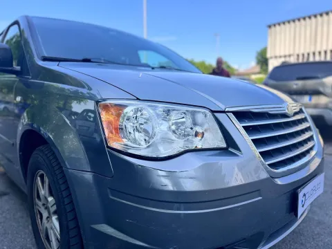 Chrysler Grand Voyager 2.8 crd Limited auto dpf - Immagine 9