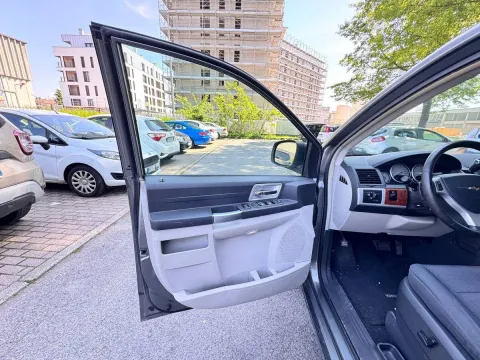 Chrysler Grand Voyager 2.8 crd Limited auto dpf - Immagine 23