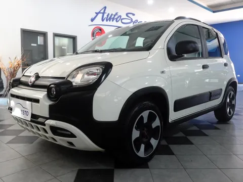 Fiat Panda 1.0 hybrid City Cross s&s 70cv - Immagine 2