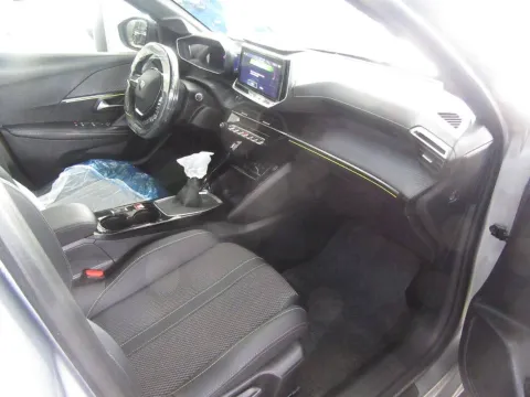 Peugeot 208 1.2 puretech GT s&s 100cv - Immagine 9