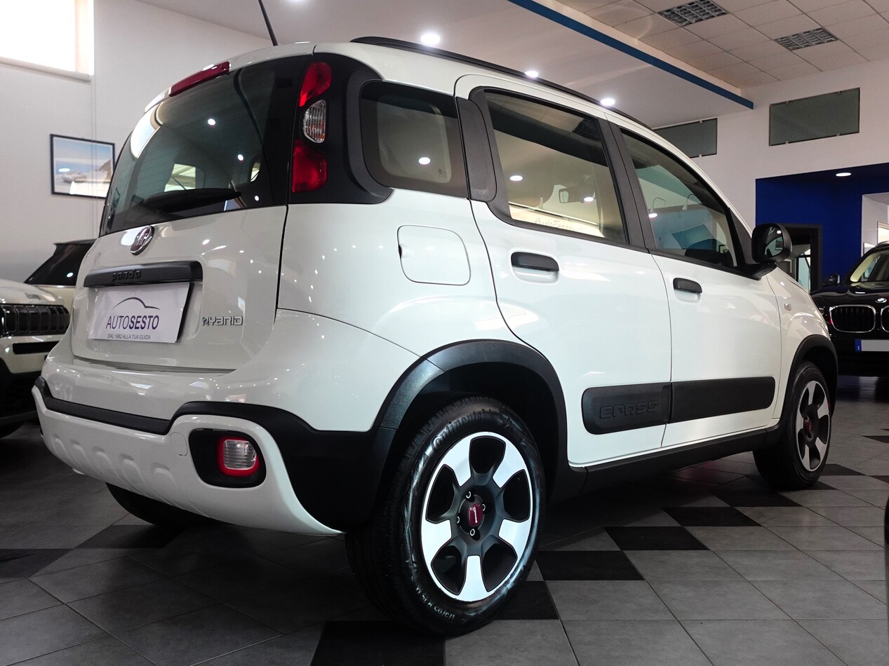Fiat Panda 1.0 hybrid City Cross s&s 70cv - Immagine 4