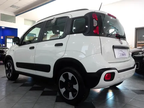 Fiat Panda 1.0 hybrid City Cross s&s 70cv - Immagine 5