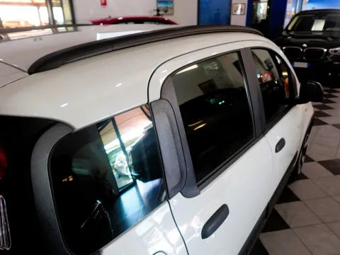 Fiat Panda 1.0 hybrid City Cross s&s 70cv - Immagine 11