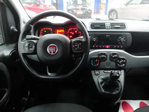 Fiat Panda 1.0 hybrid City Cross s&s 70cv - Immagine 16