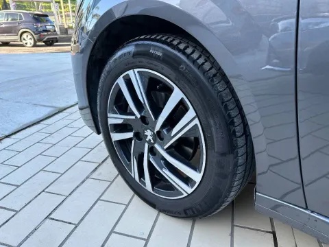 Peugeot 208 1.5 bluehdi Allure s&s 100cv - Immagine 4
