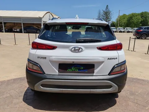 Hyundai Kona 1.6 crdi 48V Xtech 2wd 136cv imt - Immagine 8