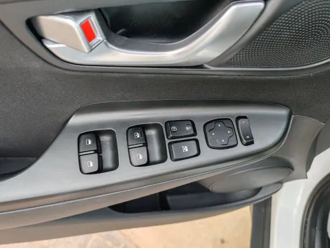 Hyundai Kona 1.6 crdi 48V Xtech 2wd 136cv imt - Immagine 14