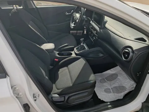 Hyundai Kona 1.6 crdi 48V Xtech 2wd 136cv imt - Immagine 16