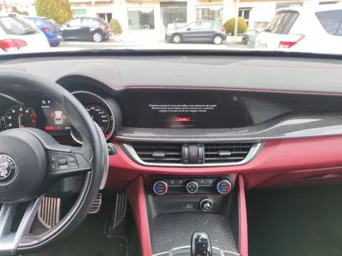 Alfa Romeo Stelvio 2.9 bi-t V6 Quadrifoglio Q4 510cv auto my19 - Immagine 18