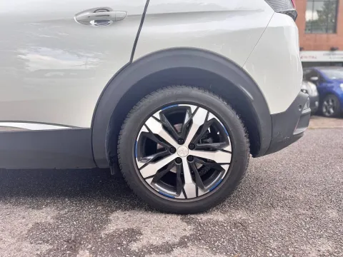 Peugeot 3008 1.2 puretech t GT Line s&s 130cv eat8 - Immagine 14