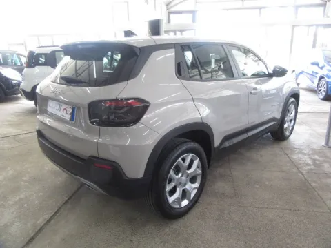 Jeep Avenger 1.2 turbo Altitude fwd 100cv - Immagine 7