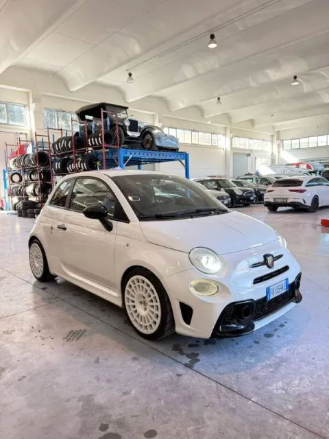 Abarth 595 1.4 t-jet 145cv - Immagine 1