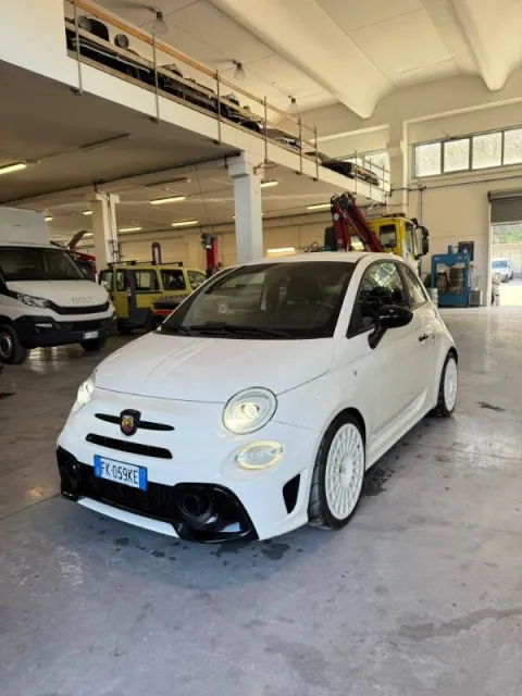 Abarth 595 1.4 t-jet 145cv - Immagine 2